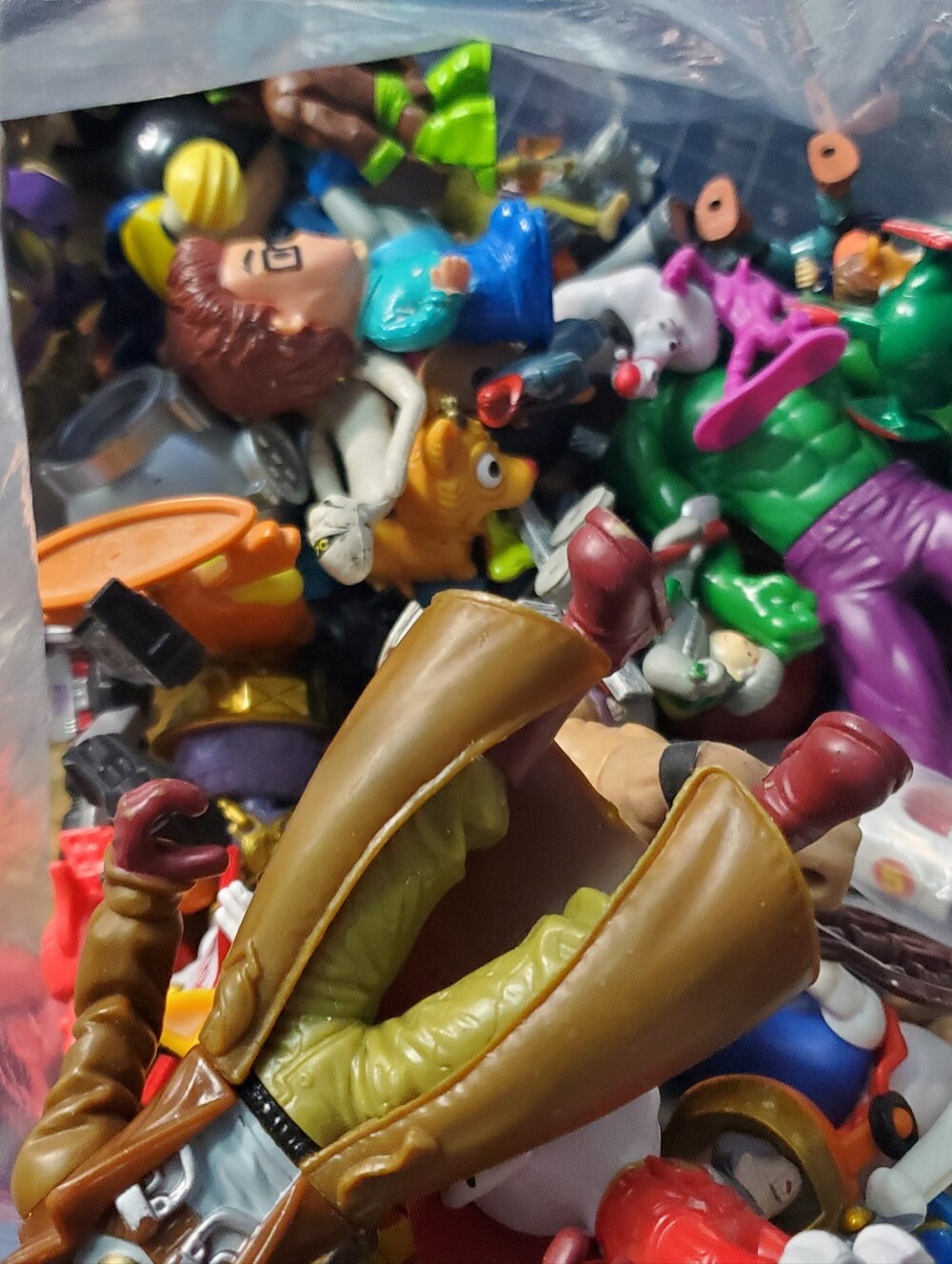 Mixed Action Figure & Toy Bundle - Marvel, Nickelodeon, & More! - Picture 13 of 14